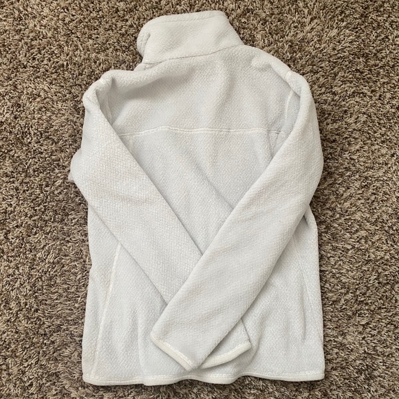 Patagonia 1/4 Snap Pull Over - Picture 3 of 3